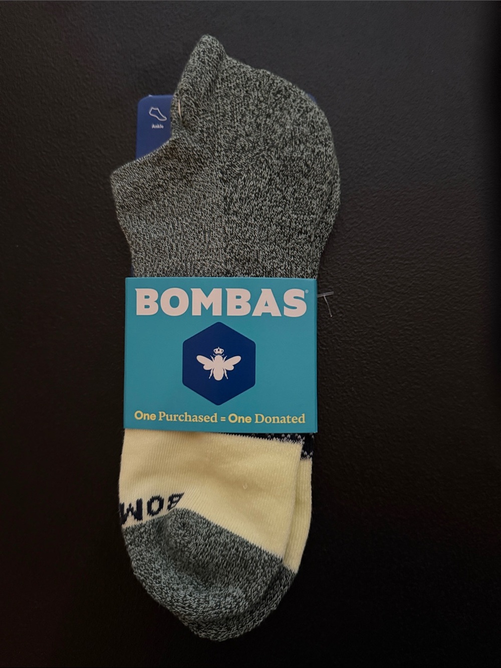 Bombas Two-Tone Athletic Ankle Socks in Green and Cream